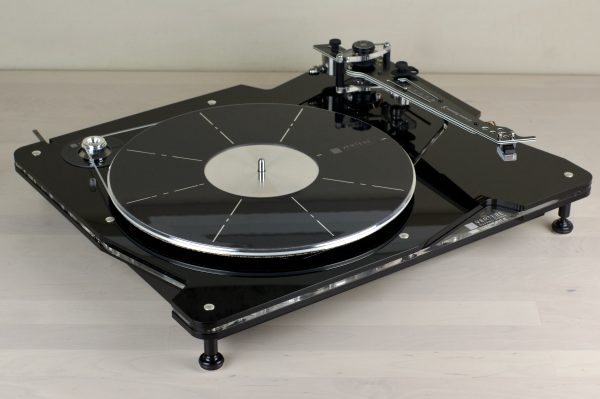 Vertere DG-1S - in black 'base spec'- ex demonstration - Image 3