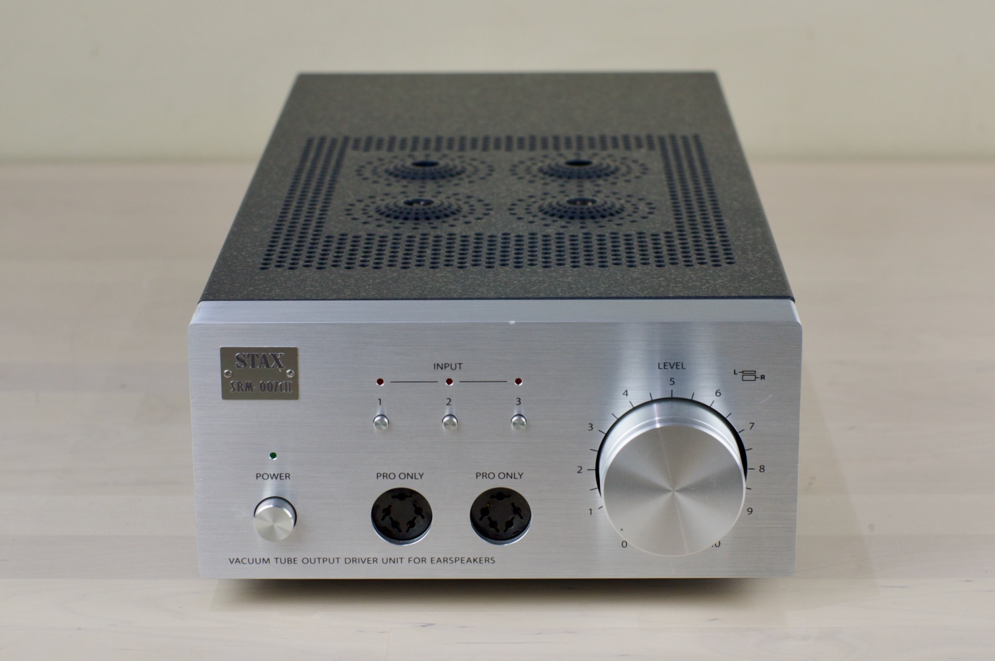 STAX Omega 007 headphone package - Image 2