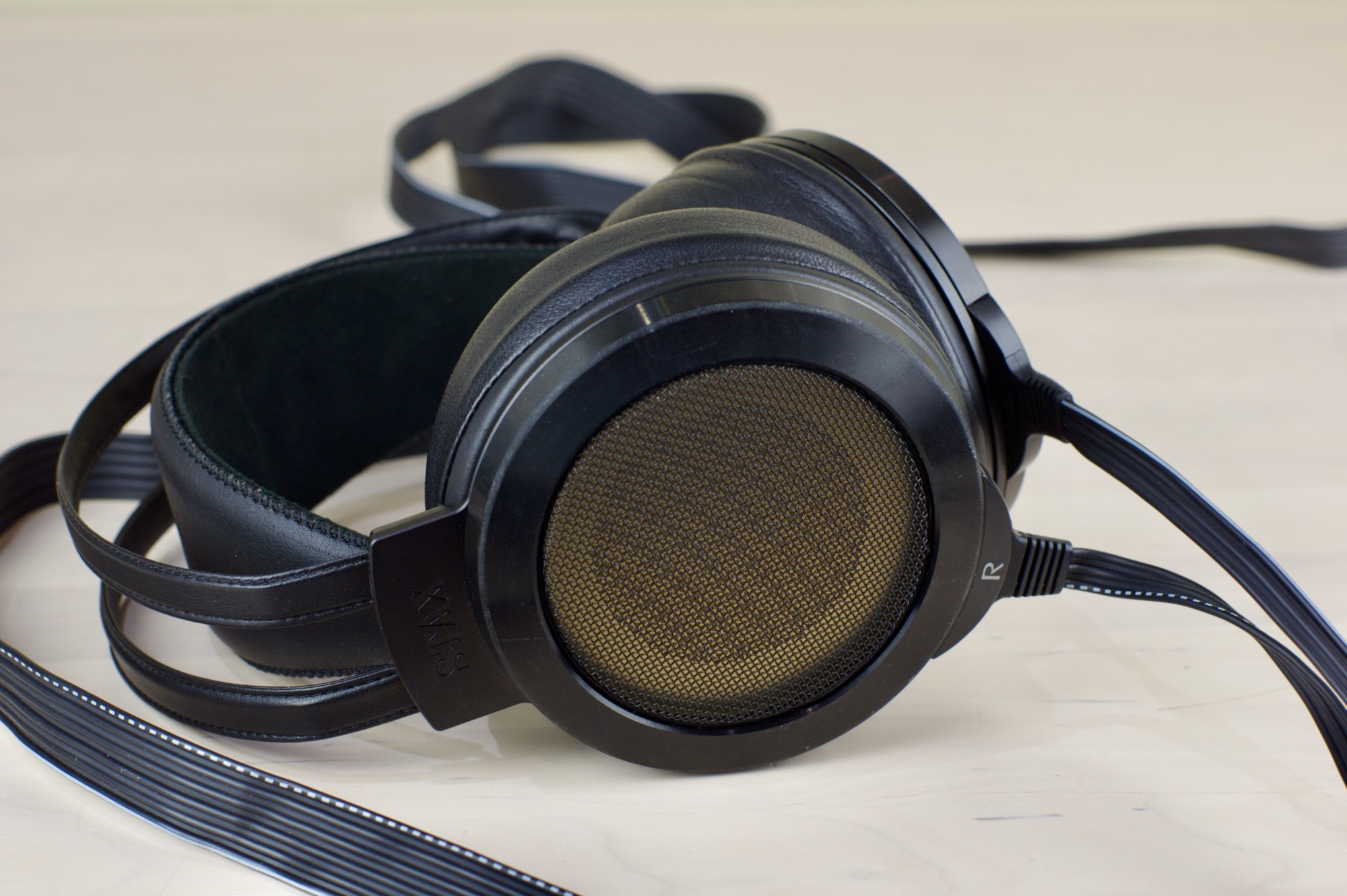 STAX Omega 007 headphone package - Image 7