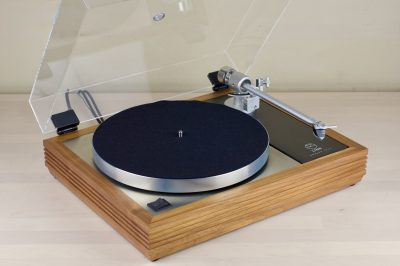Linn Majik LP12 Walnut Fluted Plinth MM Ex Demo