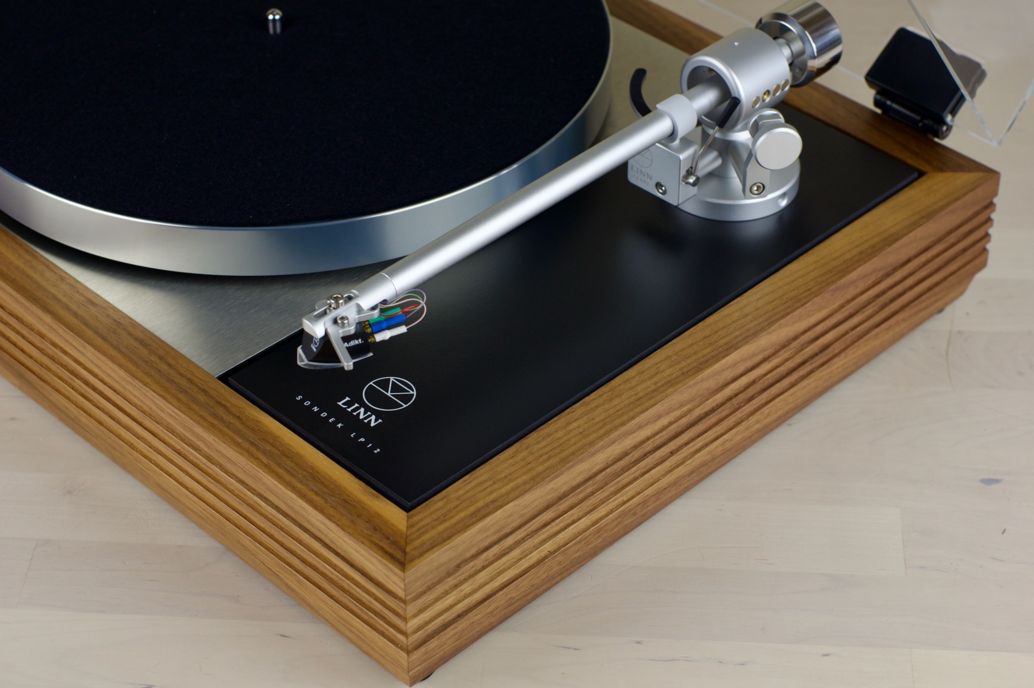 Linn Majik LP12 Walnut Fluted Plinth MM Ex Demo - Image 2