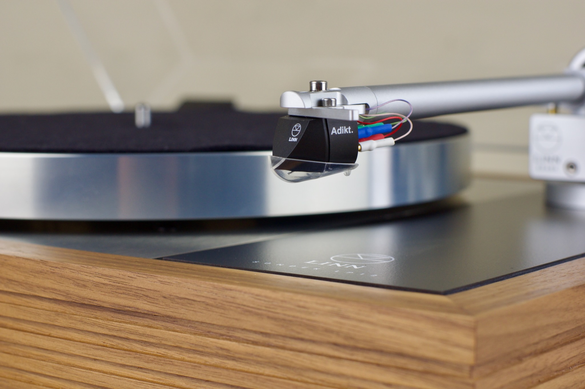Linn Majik LP12 Walnut Fluted Plinth MM Ex Demo - Image 3