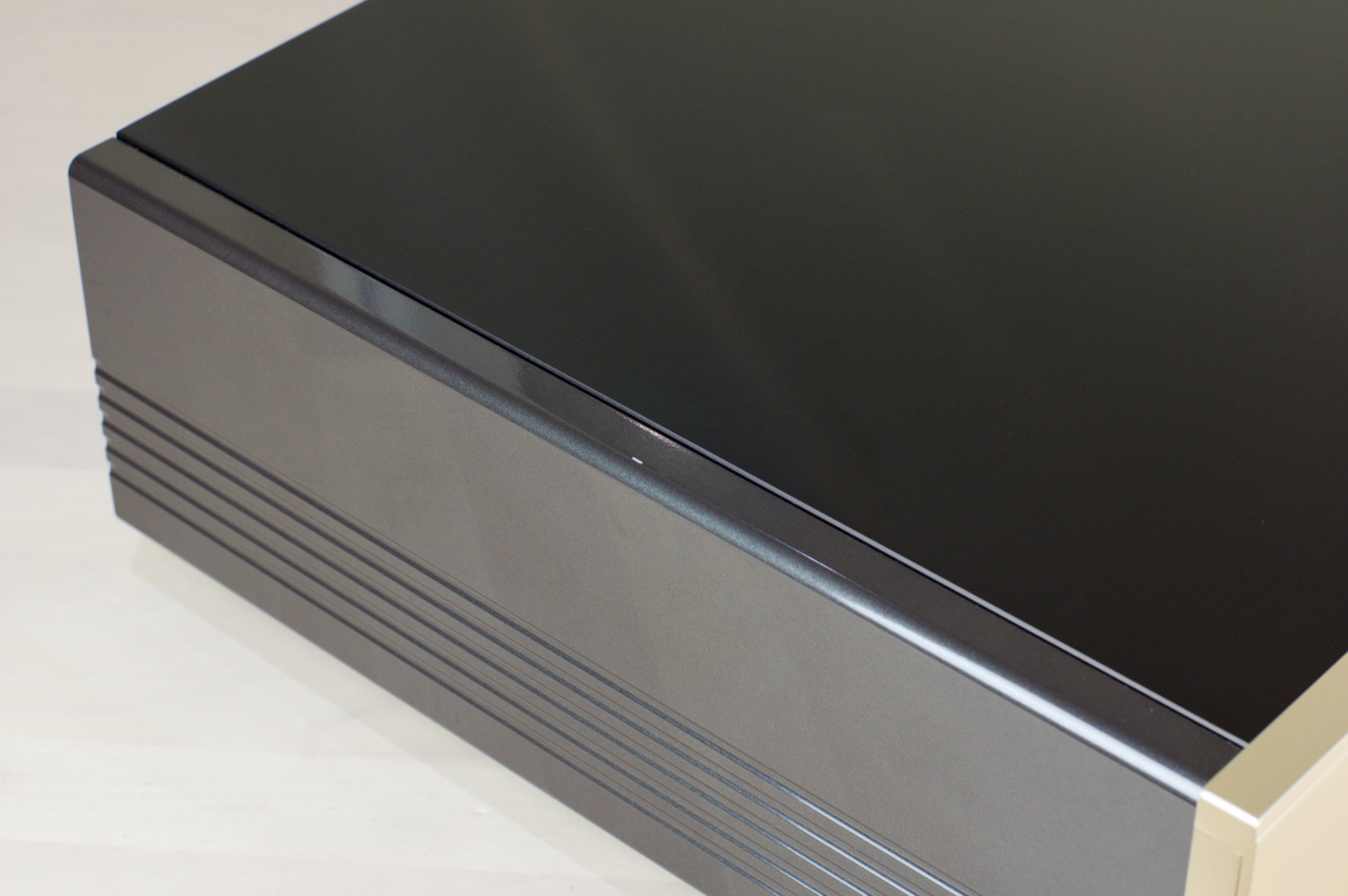 Accuphase DP-570 DAC / CD / SACD player - pre-owned - Image 3