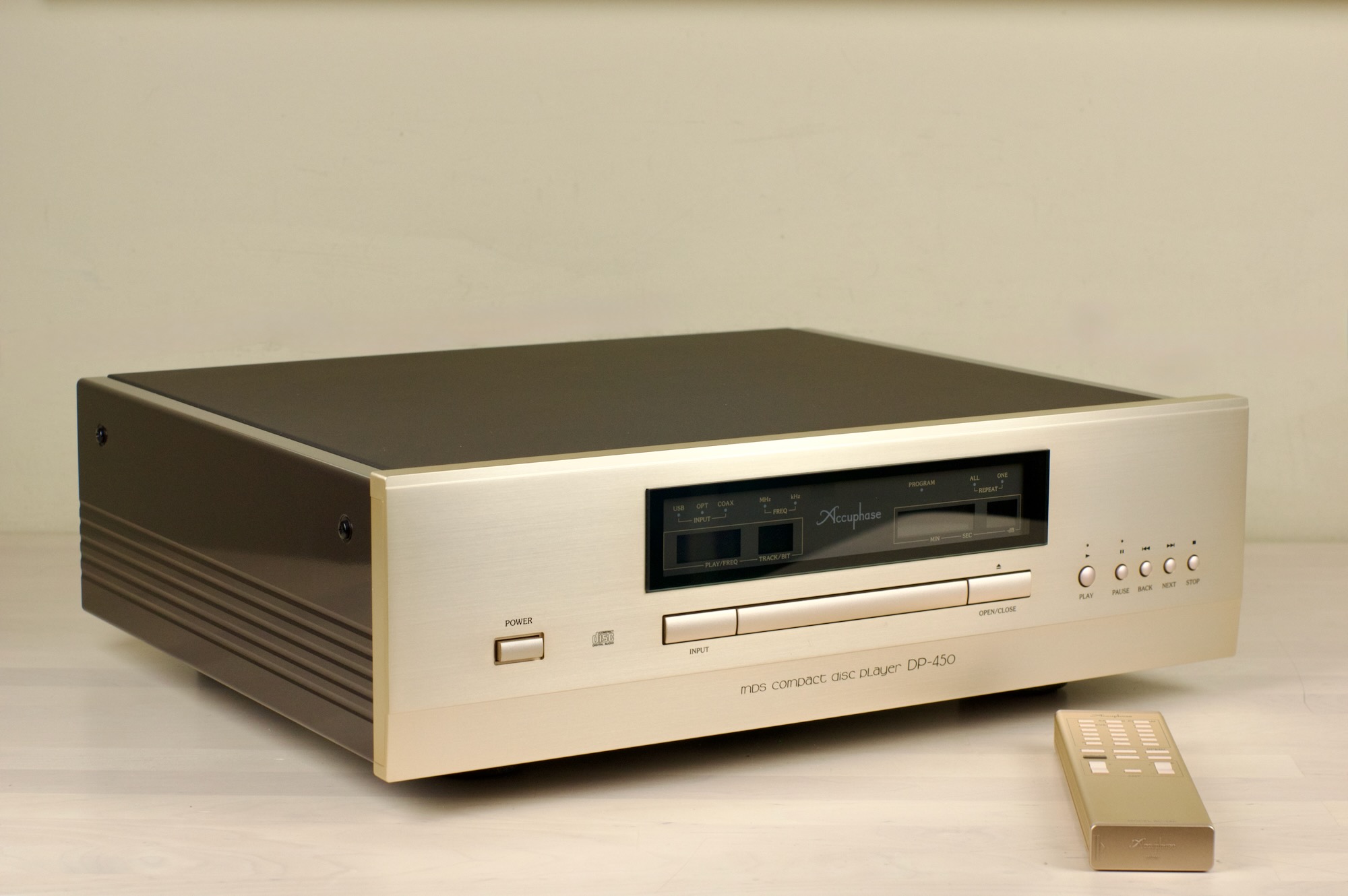 Accuphase DP-450 DAC with disc player - ex demonstration - Image 2